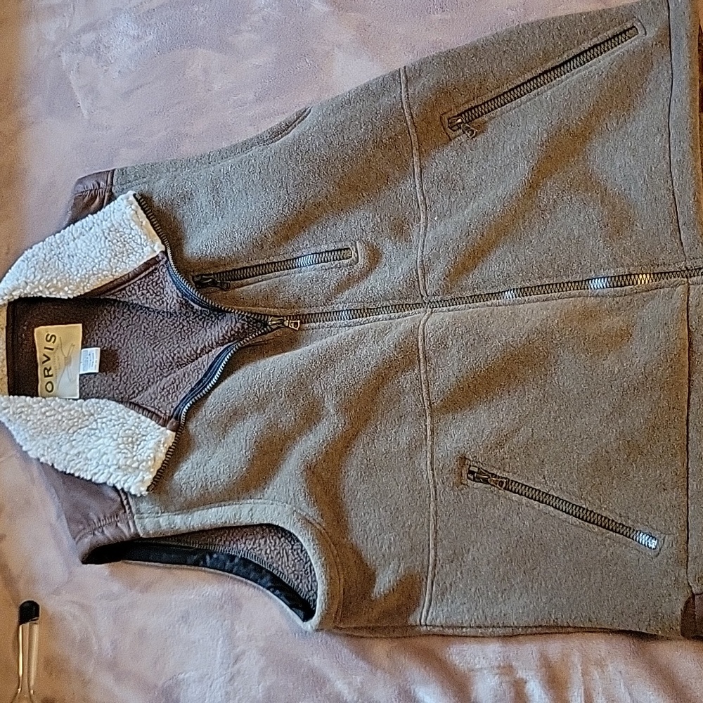 Orvis Vest. NWOT
